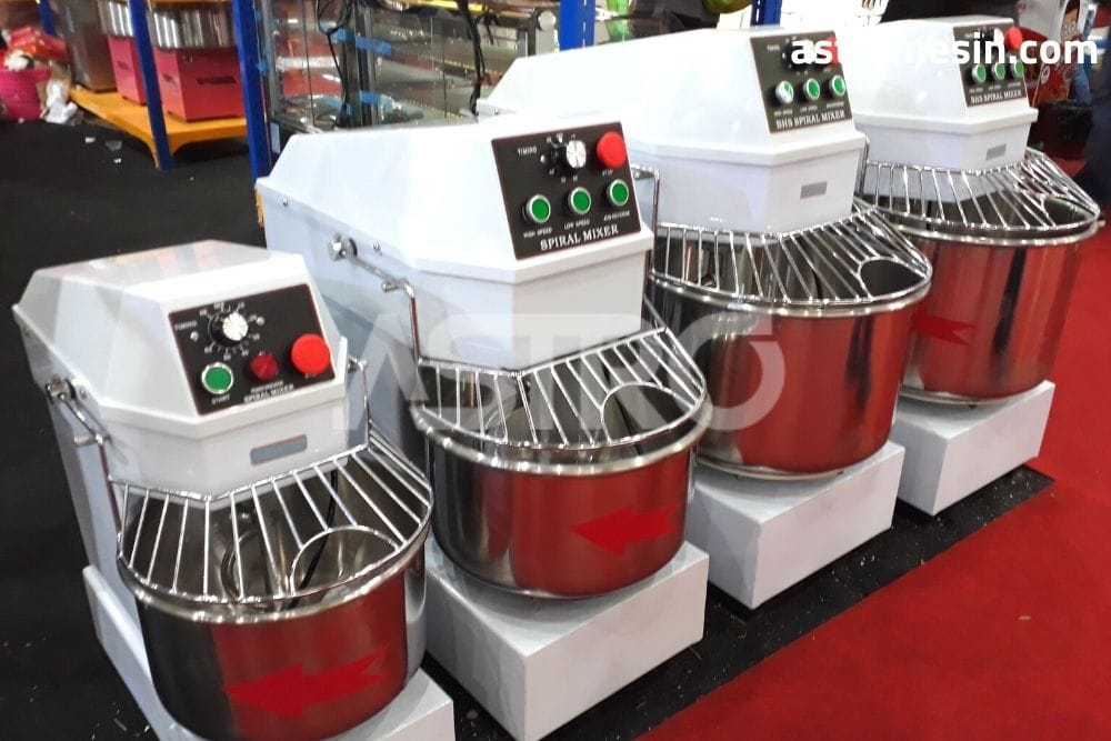 Foto Mixer Adonan Roti Kental ASTRO