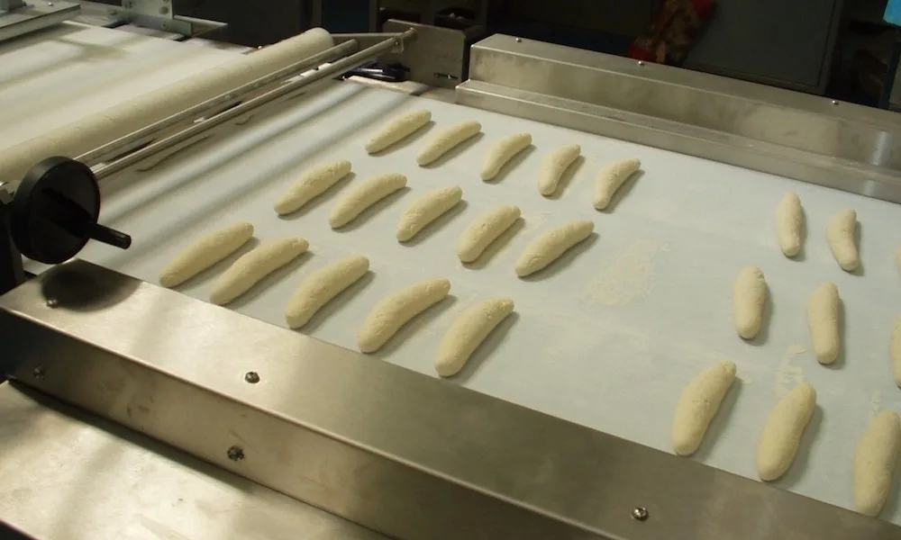 Mesin Penggulung Adonan Bread Moulder